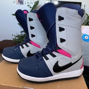 LIKE NEW Nike Vapen Snowboard Boots